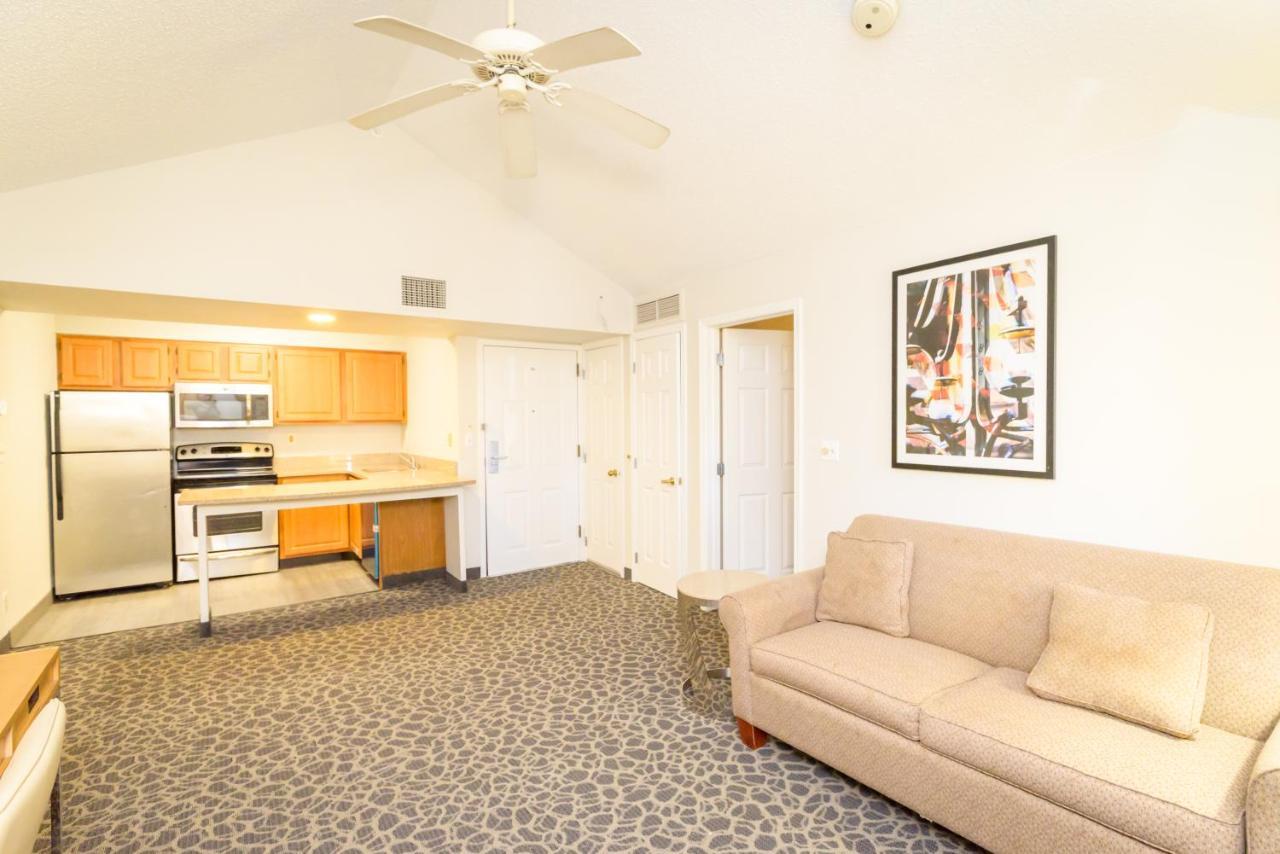 Philadelphia Suites At Airport - An Extended Stay Hotel Exterior foto